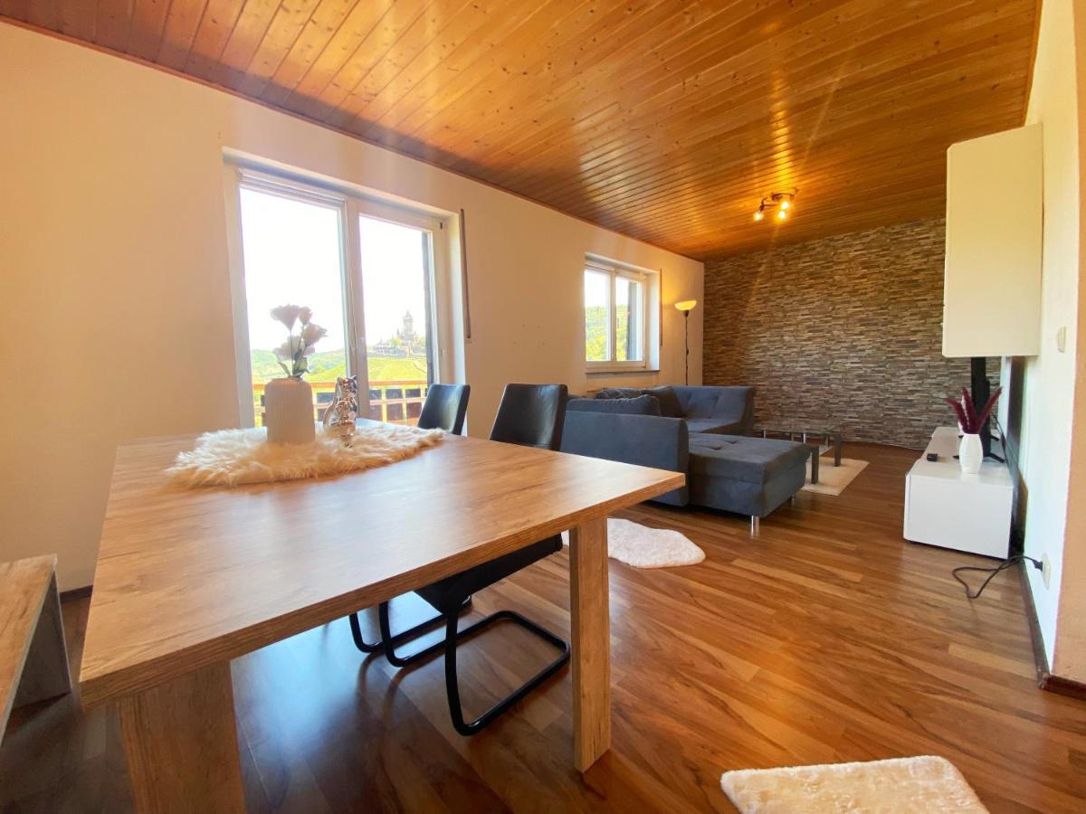 Burg Panorama Blick Moderne Zentrale Fewo Кохем Екстериор снимка